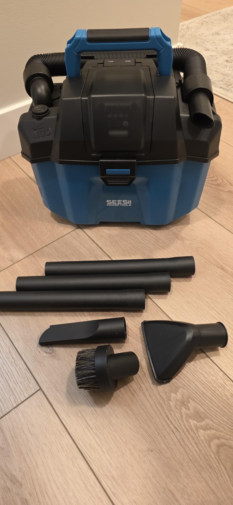Seesii Cordless Wet Dry Shop Vac, 2 x 4.0Ah Rechargeable Batteries, 2.6 Gallon Vacuum Cleaner, HEPA Filter, Perfect for Garage, Car and Workshop Wet & Dry Cleaning customer photo 2