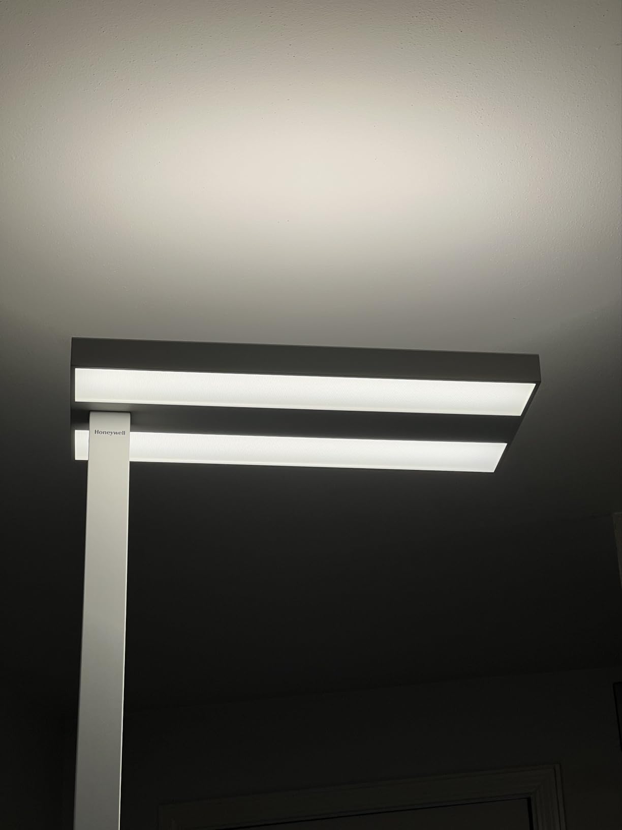 Honeywell 02E LED Floor Lamp, 6000LM Sunturalux Eye Caring Standing Light | 4000K 60W Natural Daylight Dimmable Reading Lamp, Modern Floor Lamp for Home Office Living Room Bedroom customer photo 2