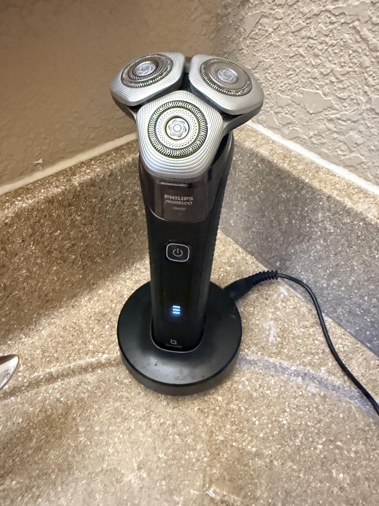 Philips Norelco i9000 Electric Shaver, Ink Black | Premium Adaptive Shaver, Skin-Level Closeness, SenseIQ Technology, Wet and Dry Shave, Charging Stand, Travel Case customer photo 1