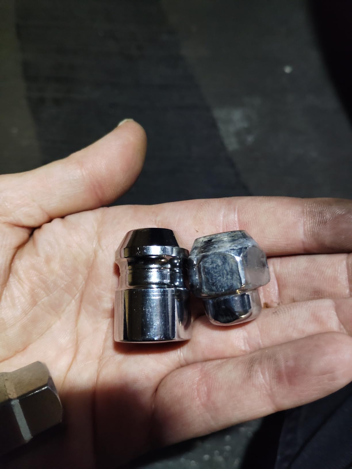 Wheel Lock Lug Nut M14x1.5 Anti Theft Fit Chevy Silverado 1500 Tahoe Suburban Colorado Traverse Blazer Express GMC Sierra Yukon XL Canyon Acadia Cadillac Escalade Tesla 3 Y X S Replace 24210 customer photo 2
