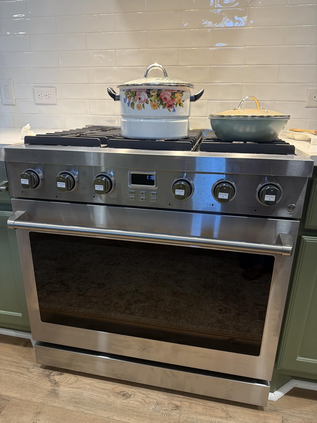 VEVOR Gas Range Oven, 36 Inches Width, Freestanding Stainless Steel Stove and Oven with 6 Sealed Cooktop Burners, 6.0 Cu. Ft. Capacity customer photo 1