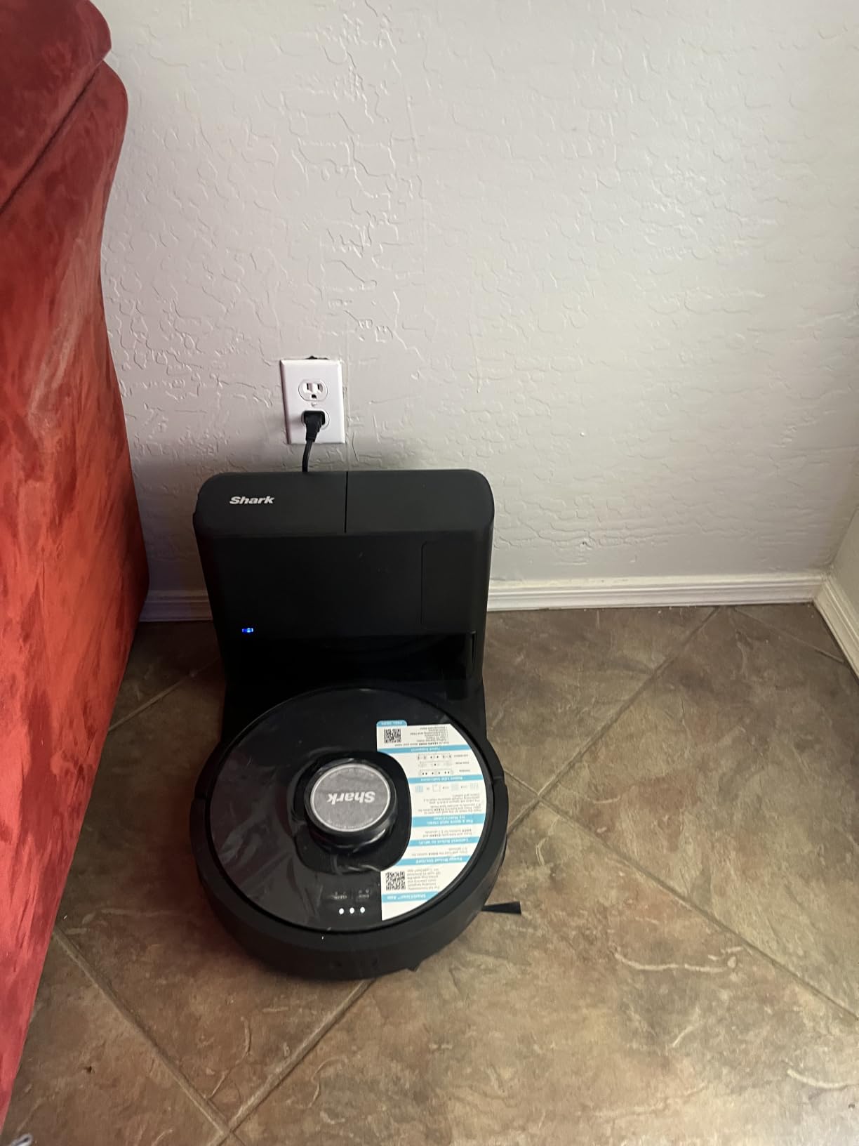 Shark Matrix Plus 2-in-1 Robot Vacuum & Mop, Black/Brass, AV2613WA | Sonic Mopping, Matrix Clean, CleanEdge, HEPA 60-Day Self-Empty Base, 360° LiDAR Mapping, Self-Cleaning Brushroll, Wi-Fi customer photo 1