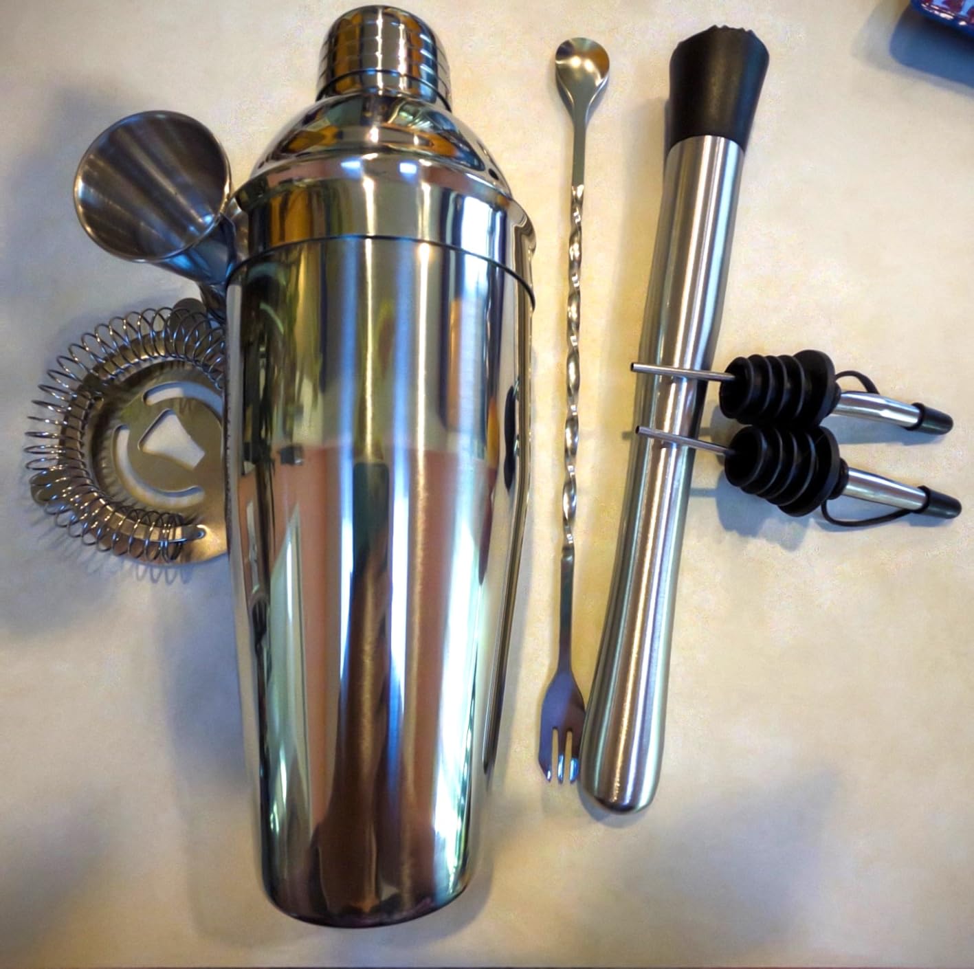 Cocktail Shaker Set, 7-Piece Bartender Kit, Mixology Kit, Bar Set | Stainless Steel Cocktail Making Kit for Home Bar and Parties with Martini Shaker, Jigger, Strainer, Muddler and Pourers customer photo 1