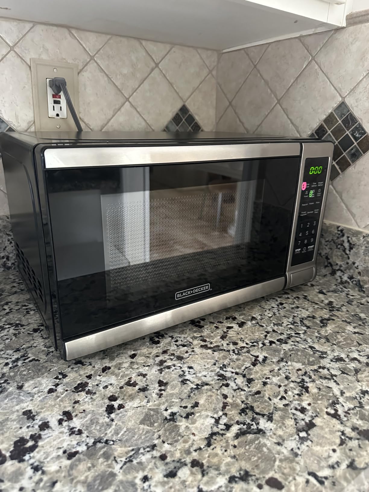 BLACK+DECKER Over-the-Range Microwave Oven with Air Fryer, 1.5 Cu.Ft, 900W | 6-in-1 Cooking Modes, Convection & Bake, Sensor Reheat, 300 CFM Vent, Air Fryer Combo, Stainless Steel customer photo 2
