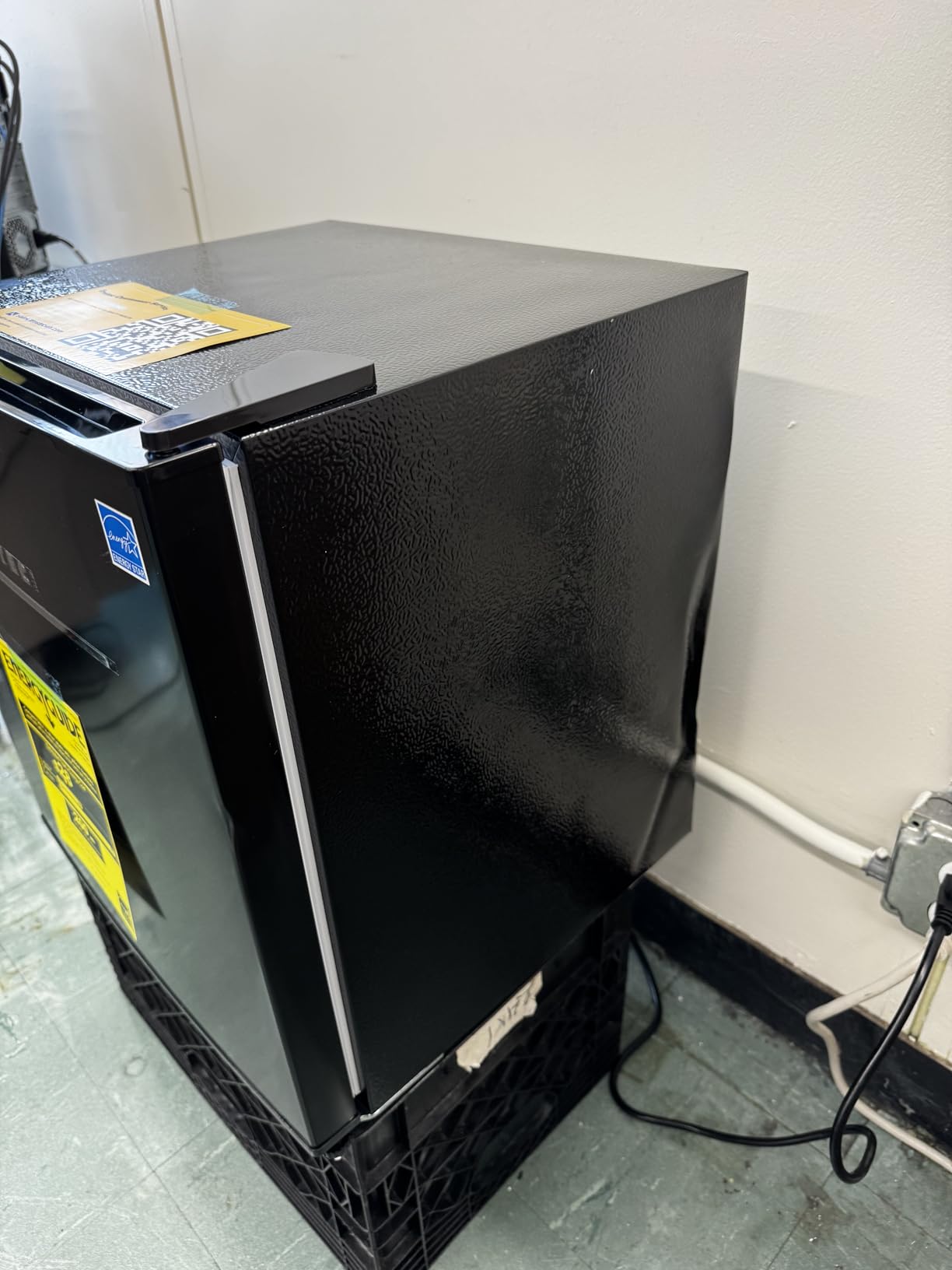 1.7 Cu.Ft Mini Fridge with Freezer, Mini Fridge for Bedroom, Small Refrigerator, Dorm Refrigerators with Freezer, Compact Refrigerator for Office, Apartment, Dorm, Bedroom (Black) customer photo 1