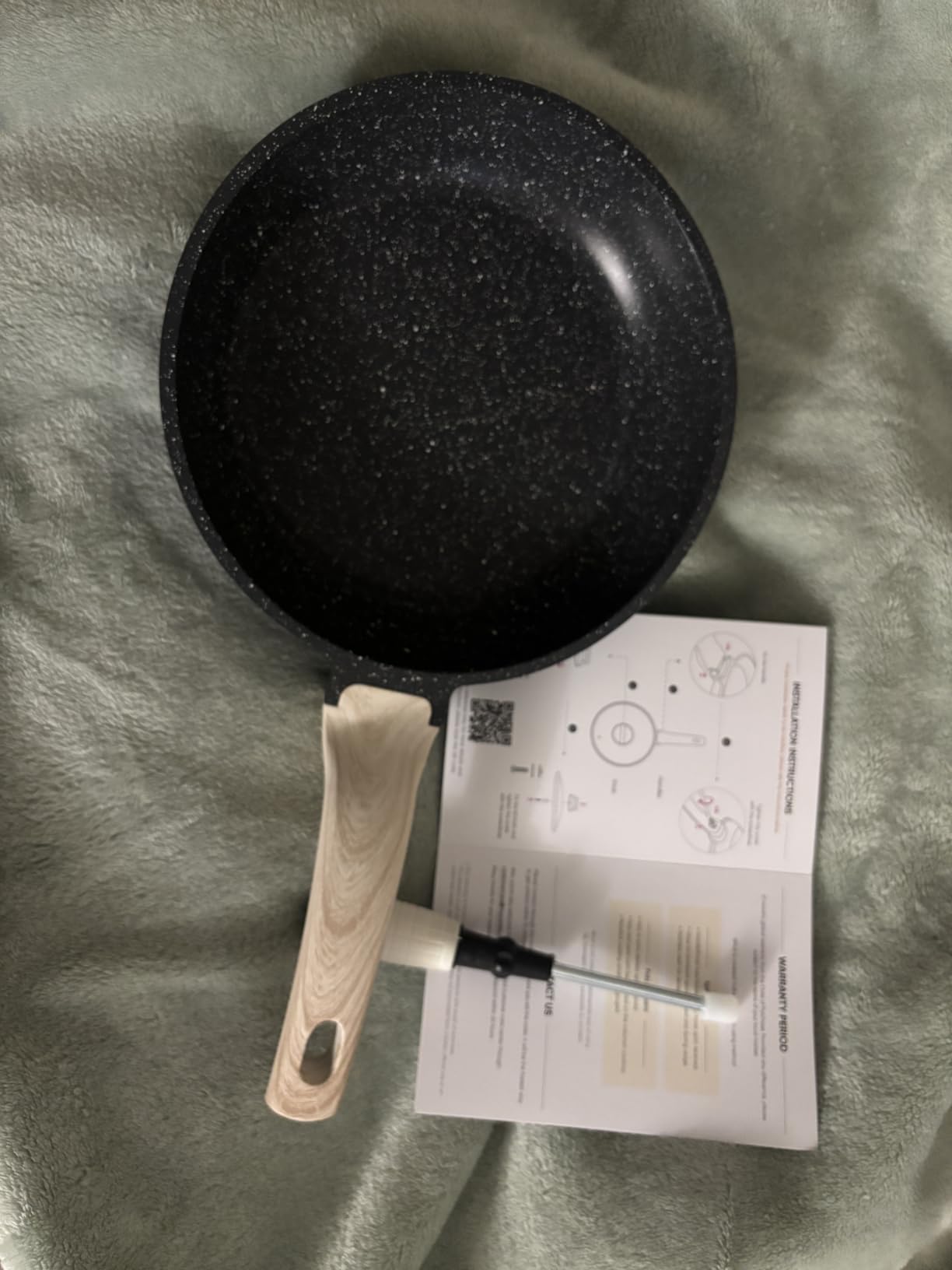 CAROTE 12.5 inch Nonstick Frying Pan, Black Granite Skillet, All-Stovetop Compatible customer photo 2