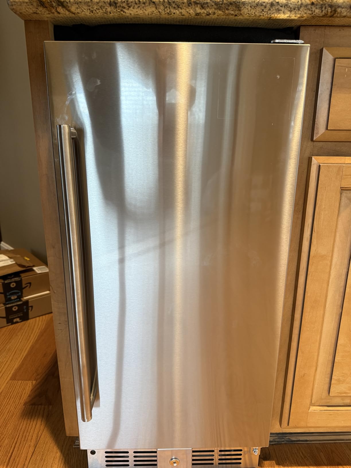 EUHOMY 24 Inch Under Counter Beverage Refrigerator, 180 Can Beverage Fridge | 37°F to 65°F, Compressor Cooling, Built-in or Freestanding, Stainless Steel Door, Digital Temperature Control, LED Light customer photo 1