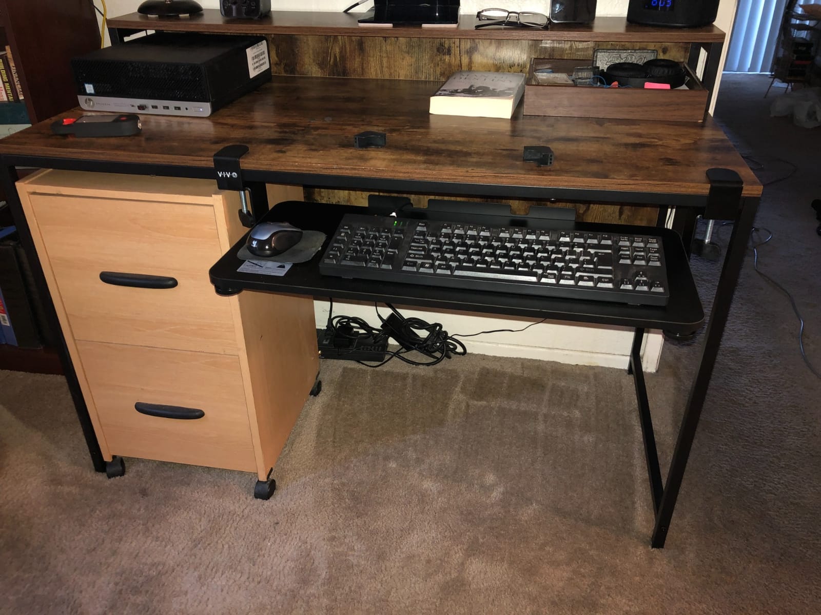 Cubiker Standing Desk, 32