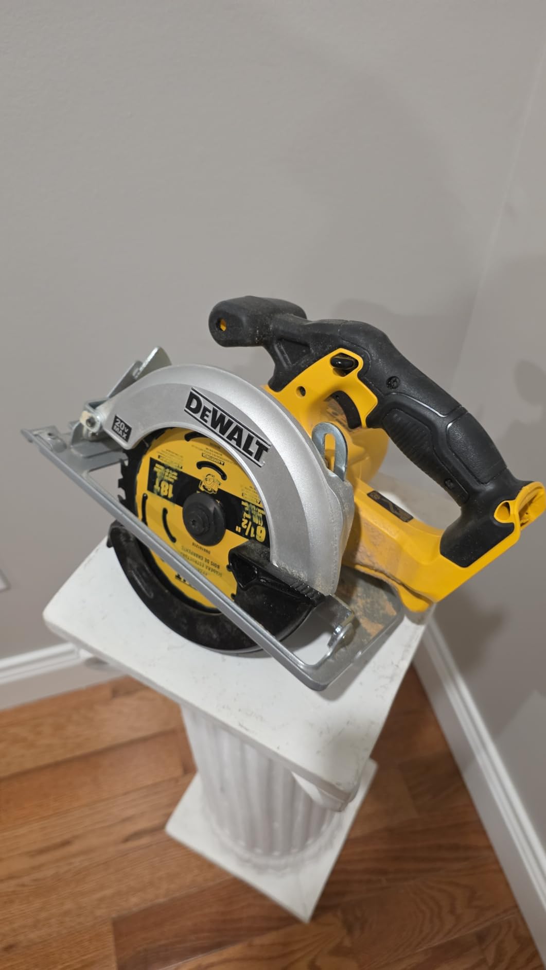 DEWALT 20V MAX 5-Tool Power Tools Combo Kit, Includes 1/2 Cordless Drill,1/4 Impact Driver, Reciprocating Saw, Circular Saw, Oscillating Tool, 5Ah Battery and Charger (DCK540D1) customer photo 2