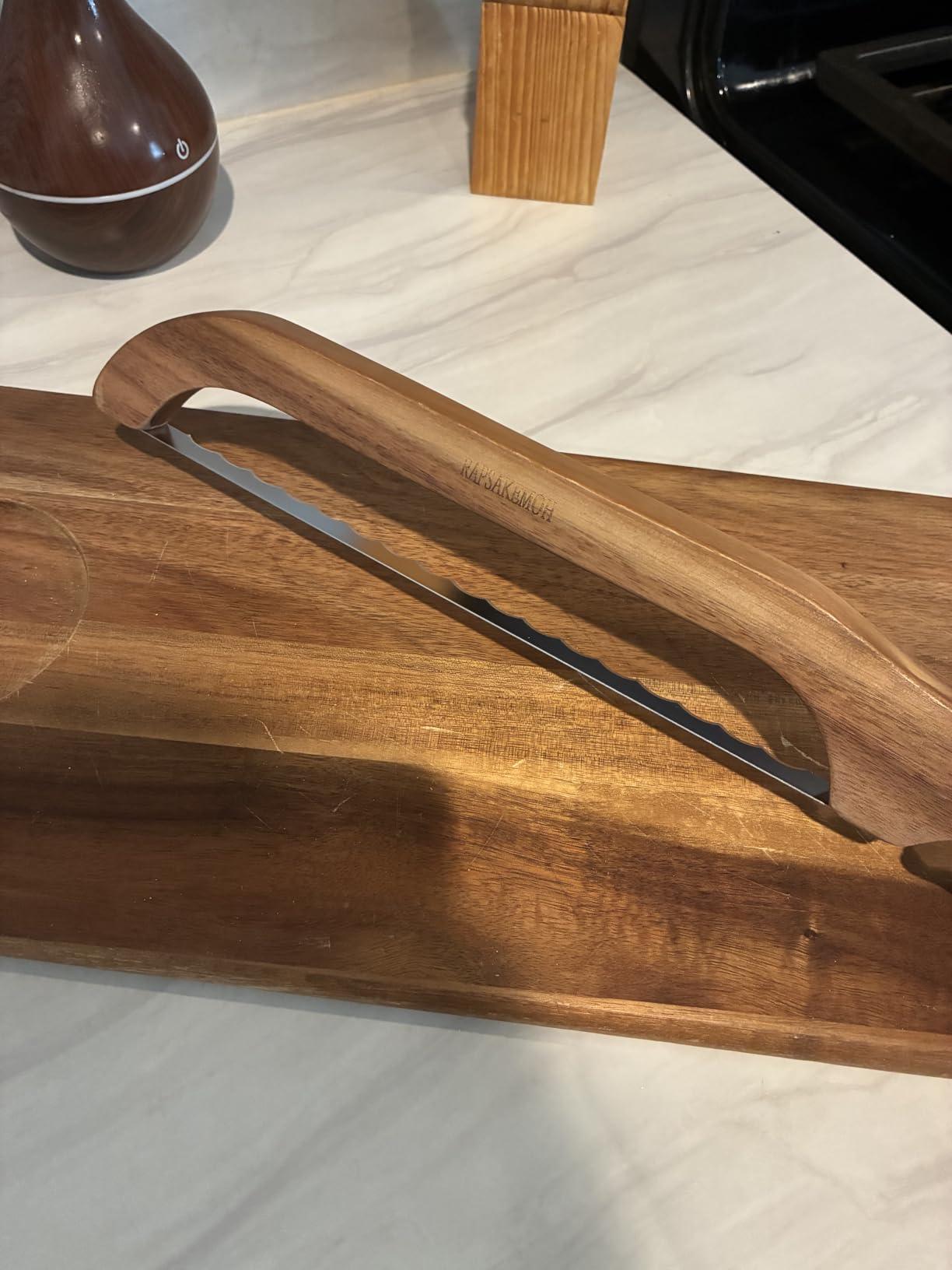 RAPSAKEMOH Sourdough bread knife,Bread Slicer for Homemade,Even Slicing | 15.7