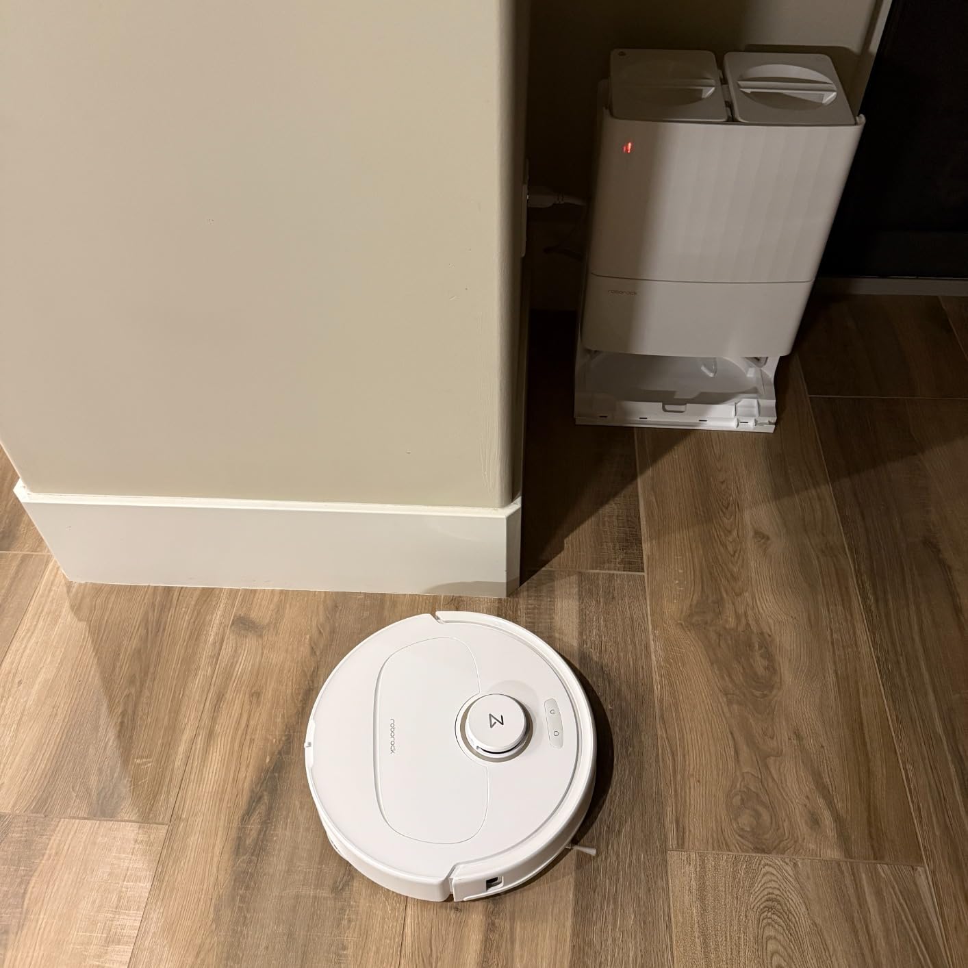 Roborock 2026 New Qrevo 2 Pro Robot Vacuum and Mop, 20,000Pa Suction, FlexiArm Edge Mopping, Zero-Tangle, High-Temperature Mop Self-Cleaning, Smart Obstacle Avoidance, Auto Mop Removal, Black customer photo 1