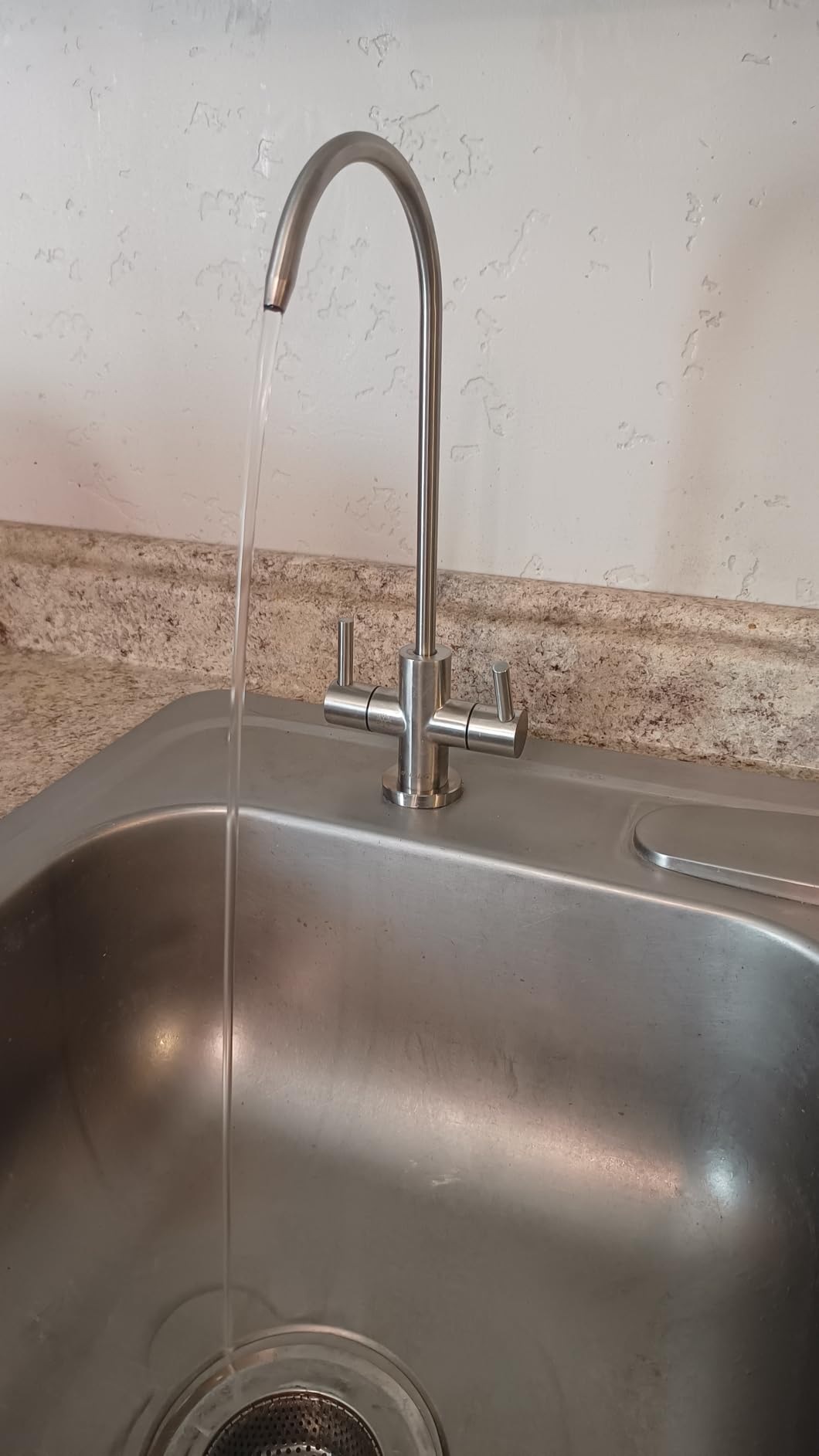 Frizzlife Under Sink Water Chiller Cooling System with Filter, CW5000+MS99 | Cold & Room-temp Outlets Faucet, NSF 53/42/372 Certified MS99 Superior Filtration, Adjustable Cooling, Space Saving Design customer photo 1