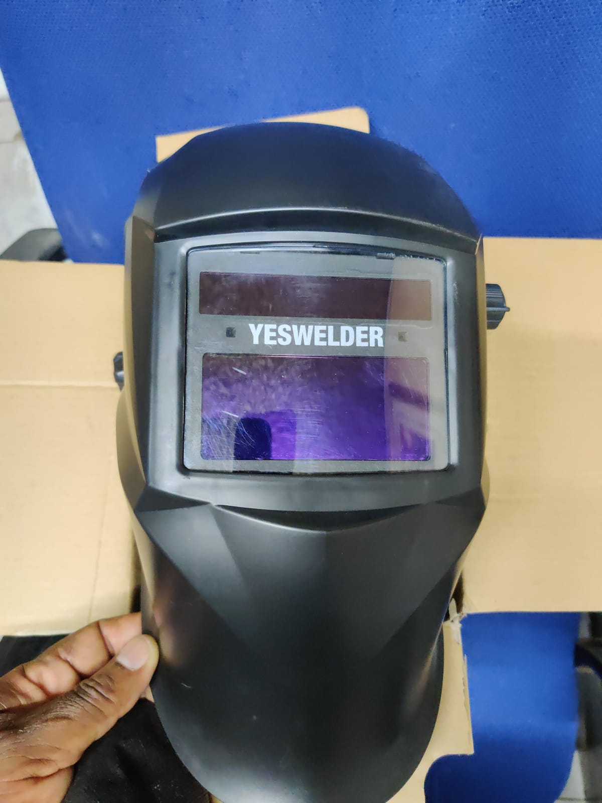 YESWELDER Auto-Shade Welding Helmet, Internal Digital Control, 180° View | three sides auto-darkening, 1/1/1/1 true color, auto adjust, 5 arc sensors, shade 3/4-8/9-14, customized memory presets customer photo 2