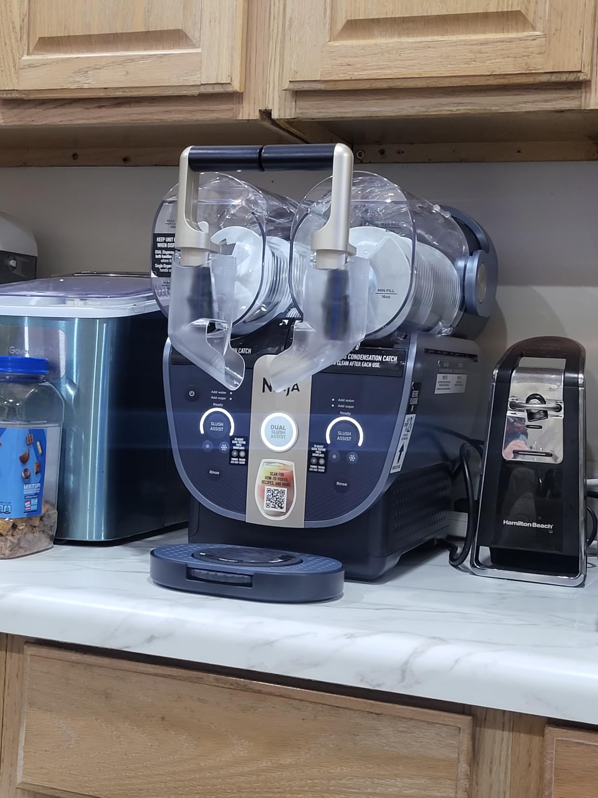 Ninja SLUSHi Twist Smart Frozen Drink Maker with Dual SlushAssist (FS701BL) - 2 Slushie Machines in 1, Serve Separately or Twist Together, 10+ Servings, Two 72 oz Vessels customer photo 2