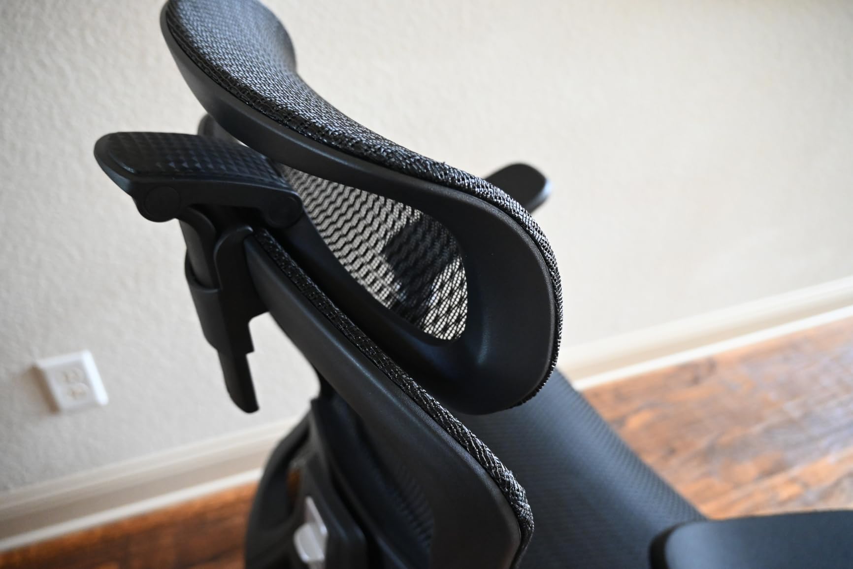 Marsail Big and Tall Mesh Ergonomic Office Chair with 6D Armrests | 6-level lumbar support, sliding seat depth, high-elastic mesh seat, 3D headrest, 4-position recline, adjustable seat height customer photo 2
