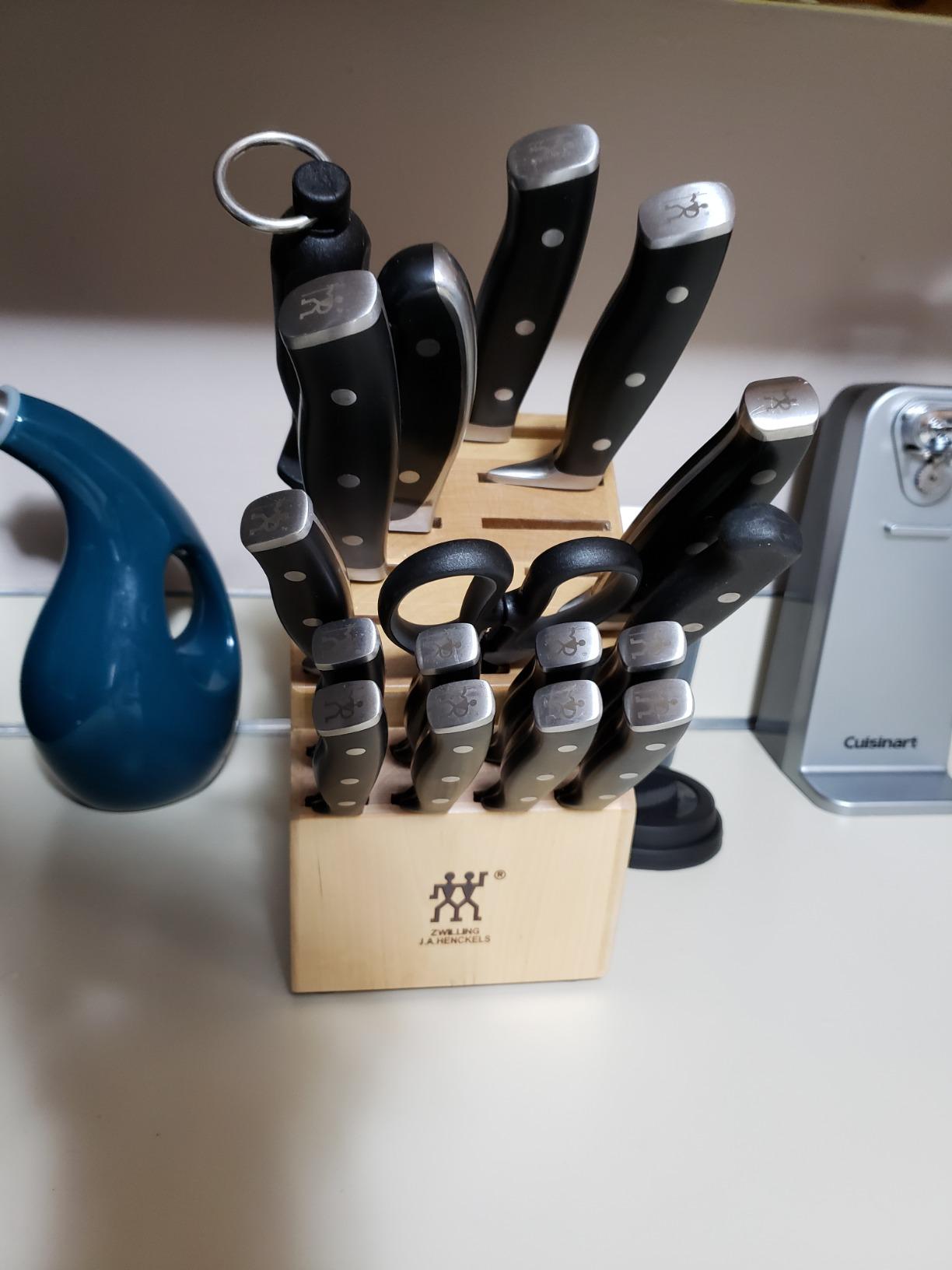 ZWILLING 20-Slot Super Knife Storage Block, Hardwood customer photo 2