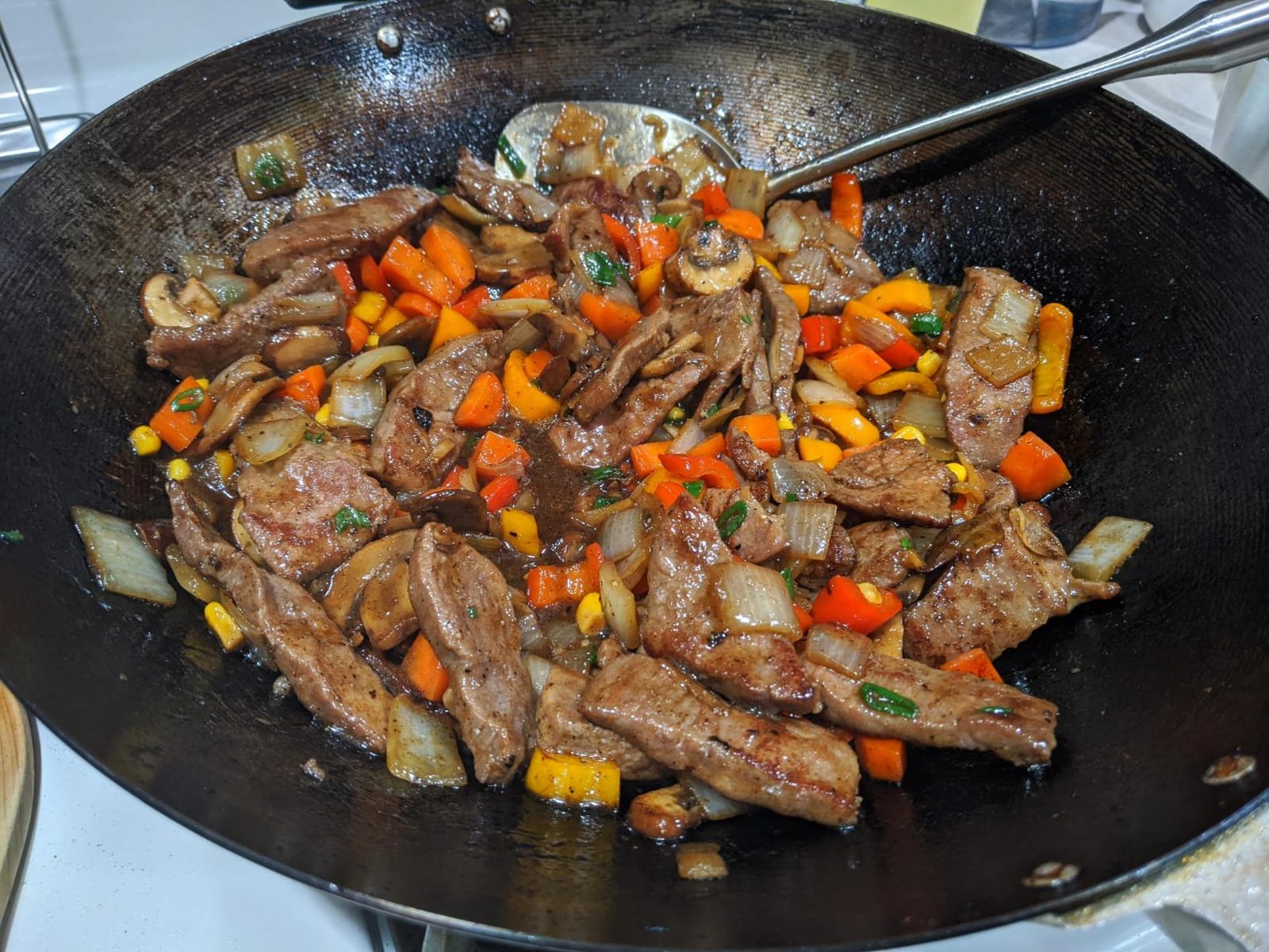 JOYCE CHEN Professional Series 14-Inch Carbon Steel Wok with Phenolic Handles customer photo 2