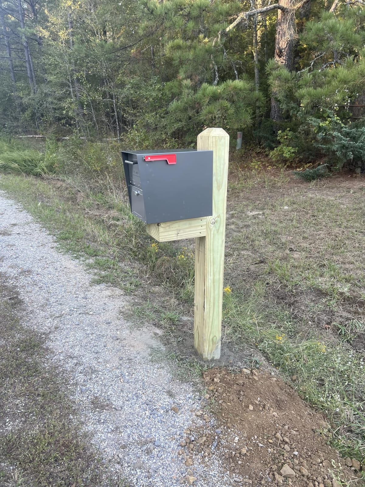 Architectural Mailboxes 6200B-10 Oasis Classic Locking Post Mount Parcel Mailbox with High Security Reinforced Lock, Black customer photo 1