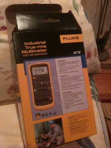 Fluke 87V Industrial Digital Multimeter, for Advanced Troubleshooting, Measures 1000 V AC/DC, Peak Min/Max, Low Pass Filter, Includes TL75 Test Leads, AC175 Alligator Clips, 80BK Temp Probe | Advanced Troubleshooting, Measures 1000 V AC/DC, Peak Min/Max & Low Pass Filter customer photo 1