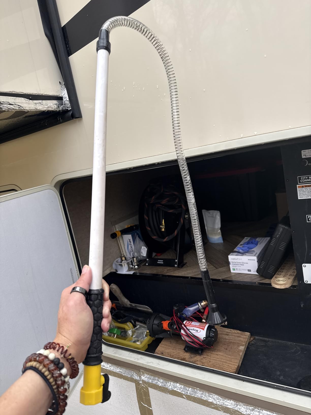 Camco RV Swivel Stik Tank Rinser- w/Powerful Rotary Cleaning & 34-In Reach | Equipped with 1/4 Turn Shutoff Valve & Ergonomic Easy Grip Handle (40074) customer photo 1
