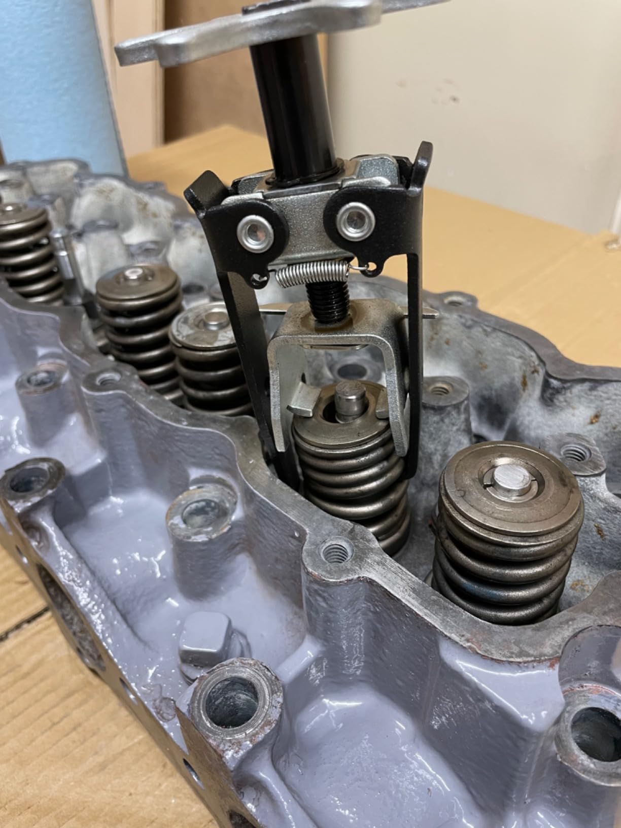 OTC 4573 Universal Overhead Valve Spring Compressor | Remove and Install Valve Springs without Cylinder Head Removal customer photo 2