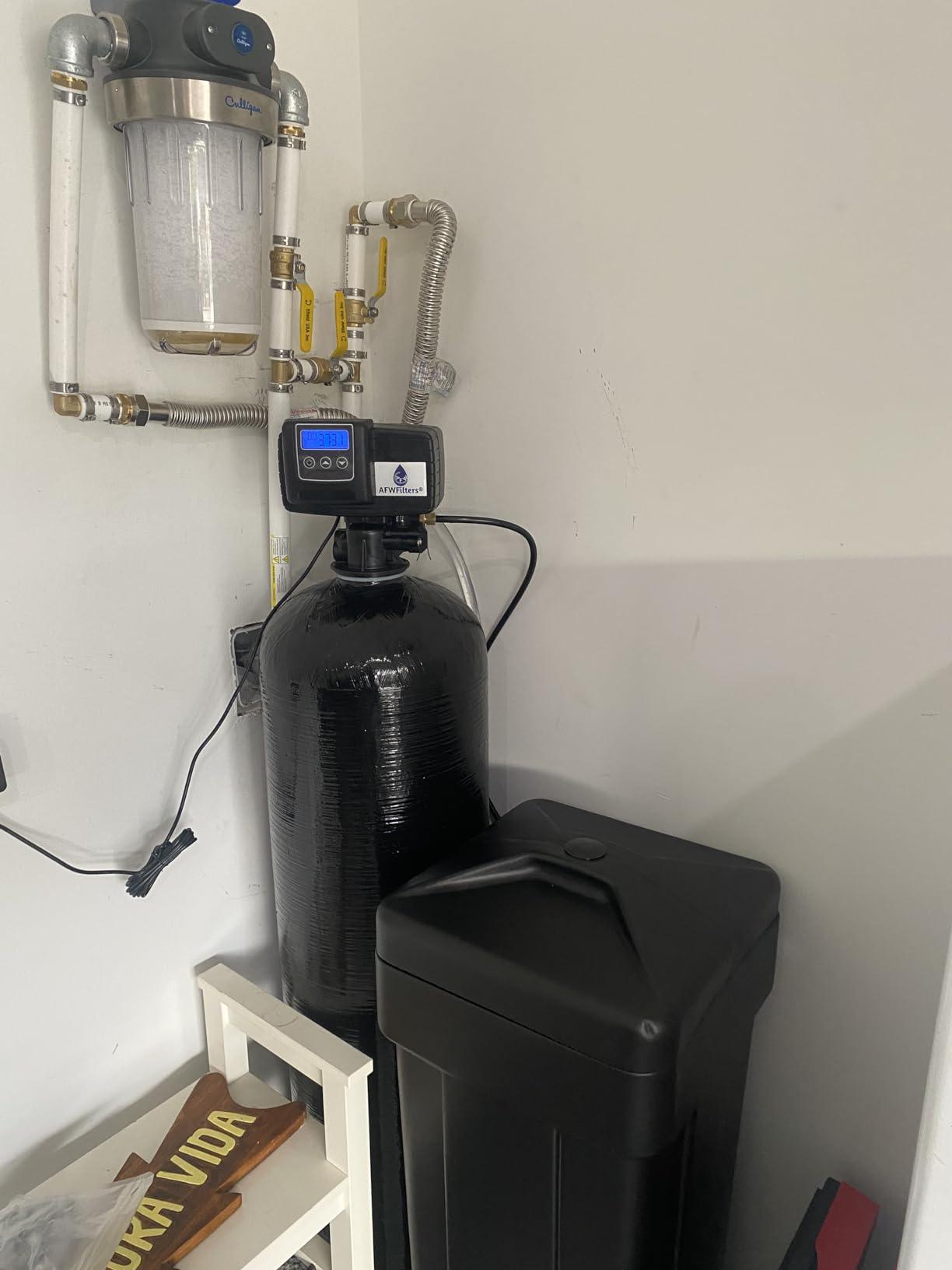 AFWFilters Whole House Water Softener System - Fleck 5600sxt Digital Meter with 64,000 Grain, Includes Bypass Valve & Brine Tank with Safety Float customer photo 1