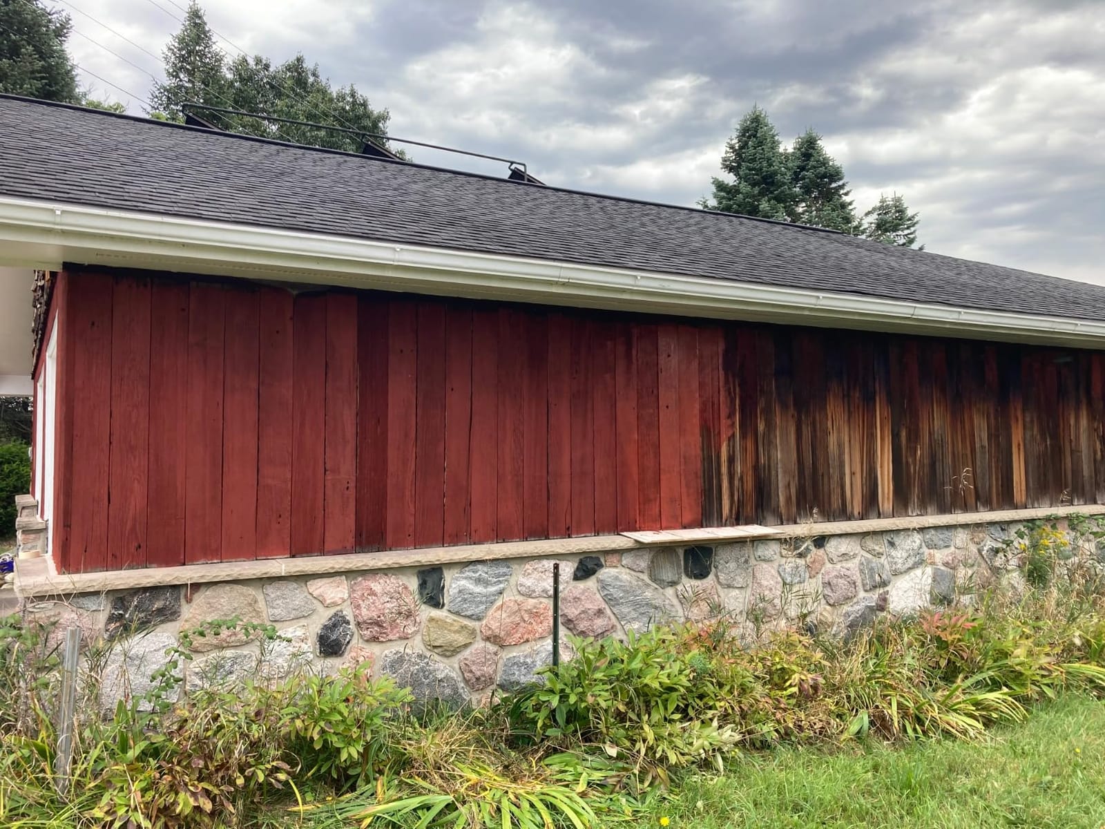 1 Gallon White Exterior Barn & Fence Latex Paint 18-3121-70 GL customer photo 2
