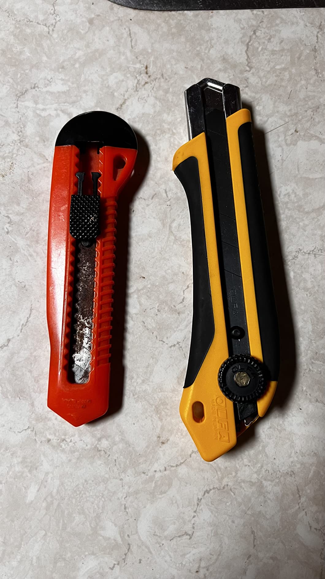 OLFA 25mm Extra Heavy-Duty Utility Knife (XH-1) - Ratchet Lock, Snap-Off Blade customer photo 2