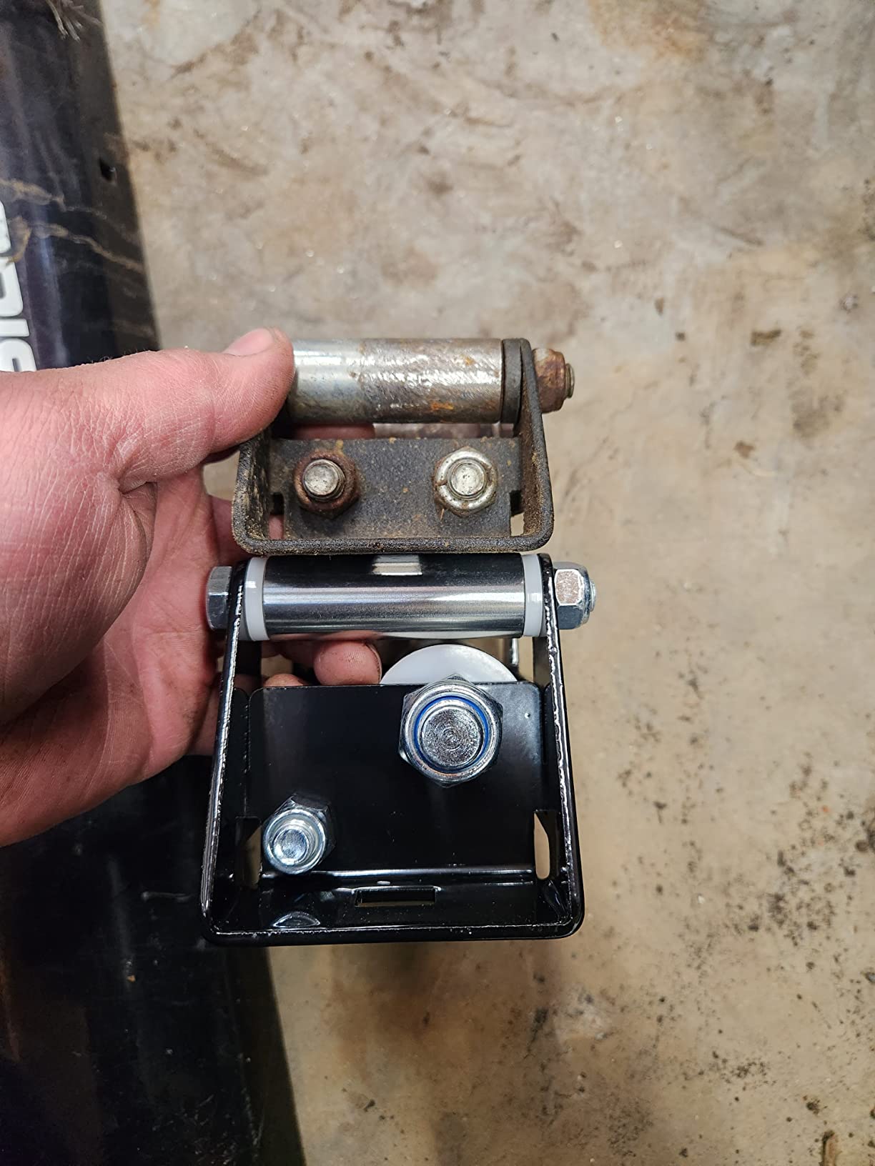 WARN 69373 Winch Roller Fairlead for ProVantage 2500 and 3500 Winches , Black customer photo 2