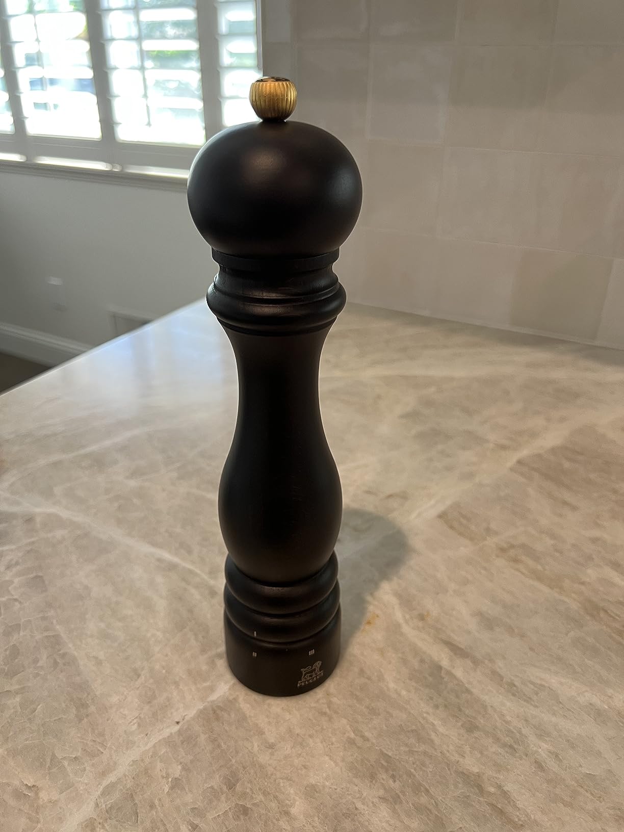 Peugeot Paris Pepper Mill, u'Select, 9 in, Natural, PEFC Beech Wood | Adjustable pepper grinder, 6 preset grind settings, lifetime mechanism guarantee, Made in France, 22cm customer photo 1
