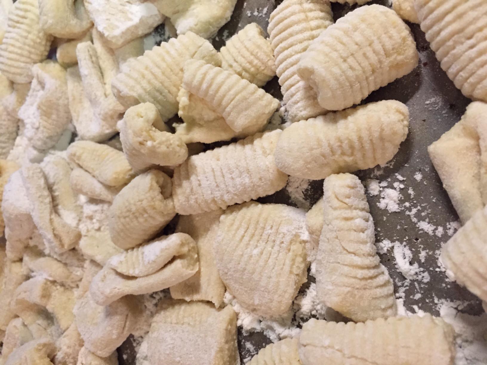 Fante's Gnocchi Board, Beechwood, Made In Italy, For Shaping Gnocchi, Adding Texture, Holding More Sauce, And Traditional Italian Cooking customer photo 2