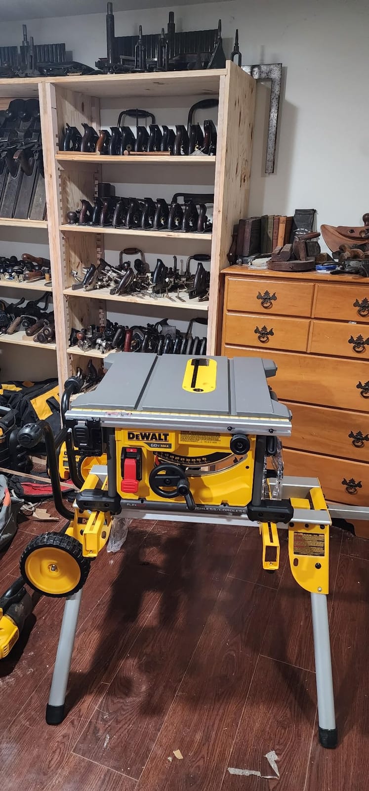 DEWALT Table Saw Stand, Rolling Stand, Collapsible and Portable, Lightweight and Compact (DW7440RS) customer photo 1
