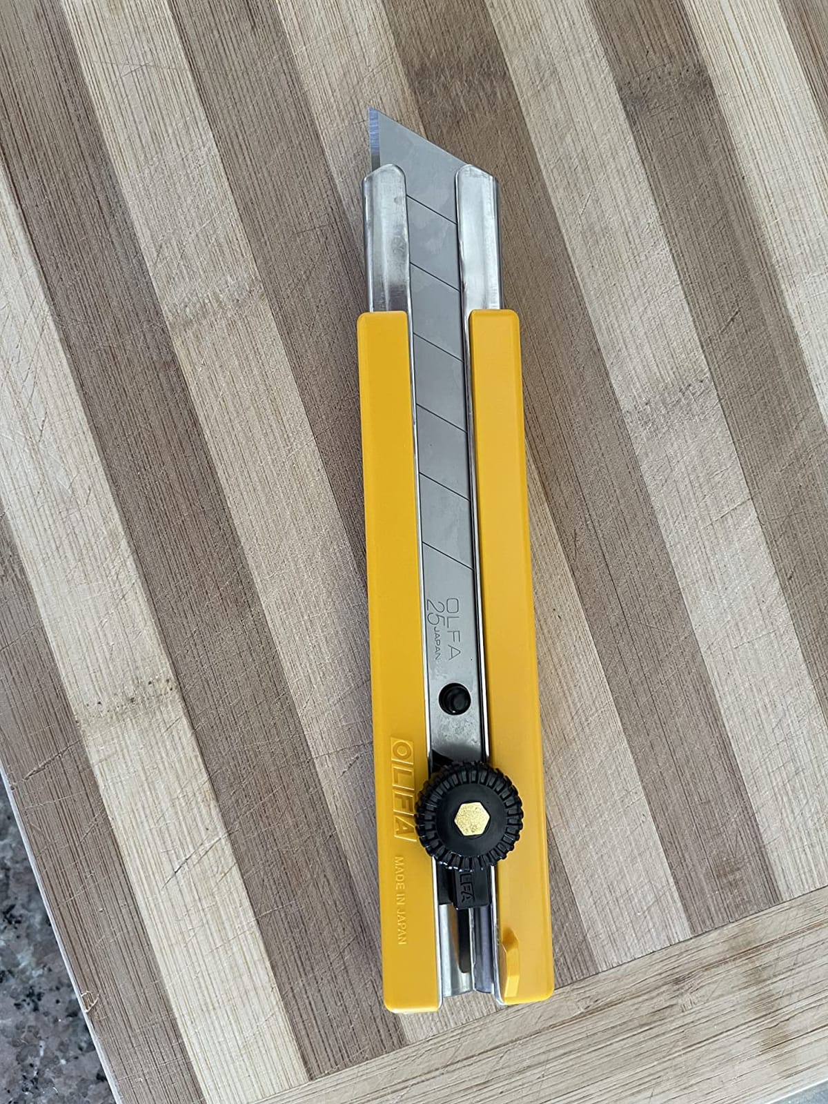 OLFA 25mm Heavy-Duty Utility Knife (H-1) - Anti-Slip Rubber Inset, Ratchet-Lock customer photo 1