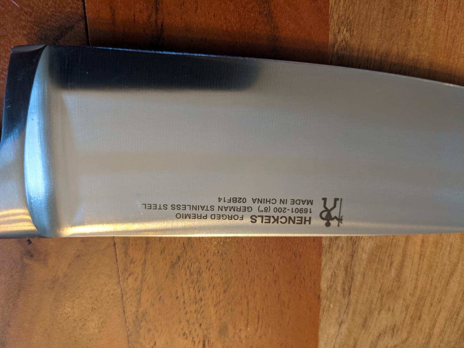 HENCKELS Forged Premio Razor-Sharp 8-Inch Chef Knife, Black, German Engineered Informed by 100+ Years of Mastery customer photo 2