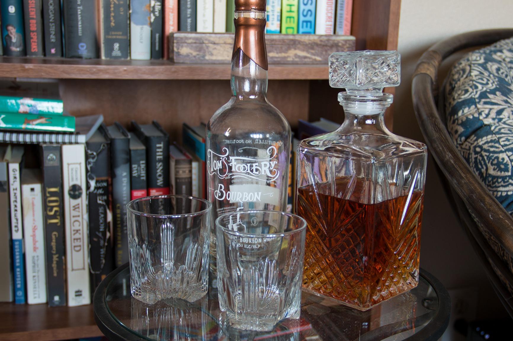 Bormioli Rocco Selecta Collection Whiskey Decanter - 33.75oz Diamond Decanter with Starburst Detailing for Whiskey, Bourbon, Scotch & Liquor customer photo 2