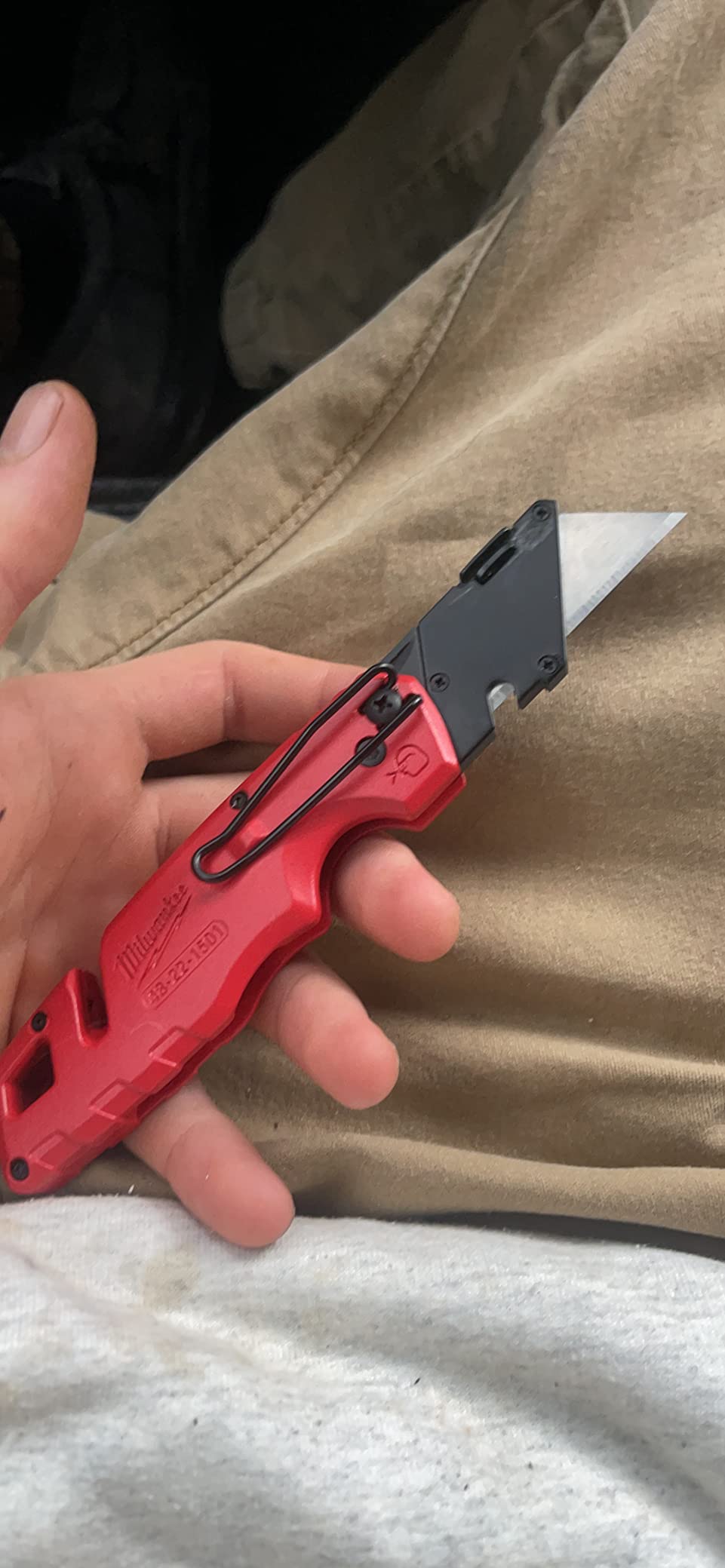 Milwaukee 48-22-1901 Fastback Press and Flip Utility Knife with Belt Clip and Onboard Wire Stripping customer photo 2