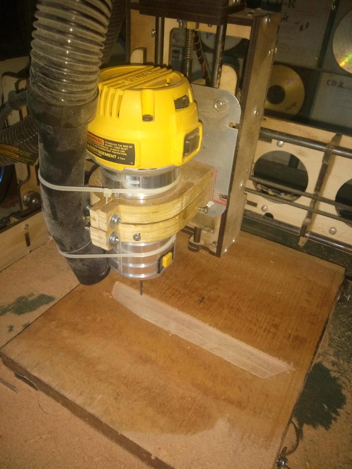 DEWALT Router, Fixed Base, 1-1/4 HP, 7.7-Amp, Variable Speed Trigger, Corded (DWP611) customer photo 1