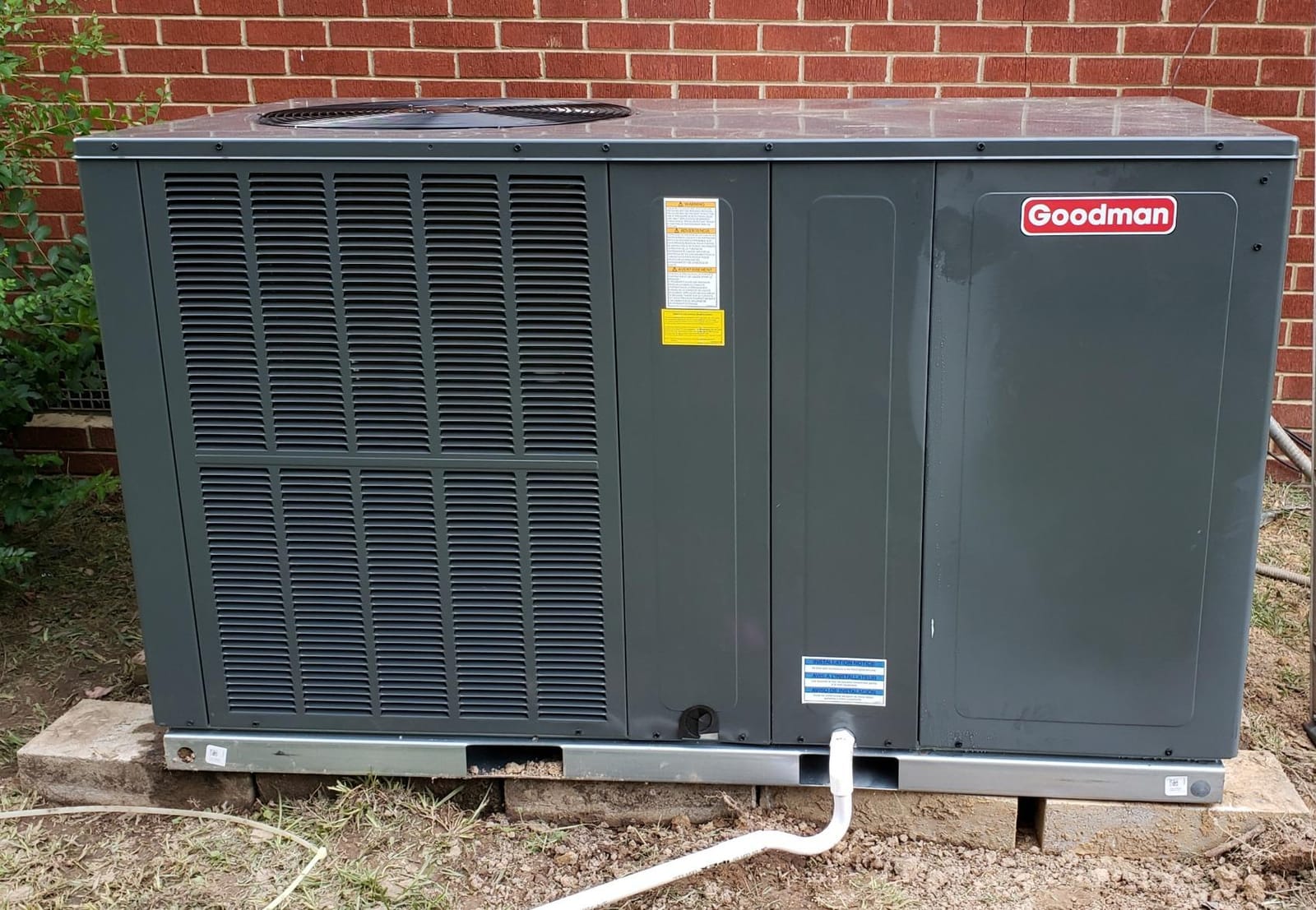 Goodman GPHH36031 5 Ton 13.4 SEER2 / 6.7 HSPF2 R-32 Packaged Heat Pump Air Conditioner - Individual Packaged Unit - Replaces GPHH36041 customer photo 1