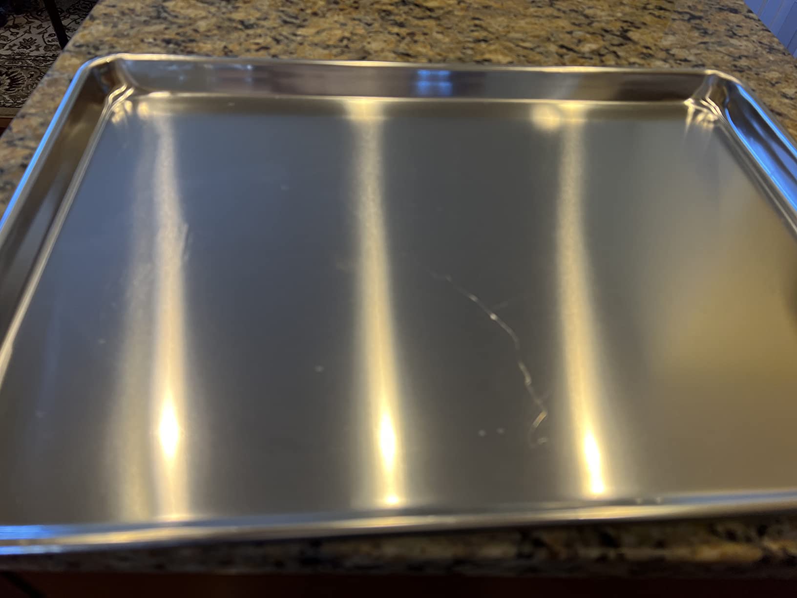 New Star Foodservice Commercial-Grade 18-Gauge Aluminum Sheet Pan/Bun Pan, Half Size, 13 x 18 x 1 Inch customer photo 1