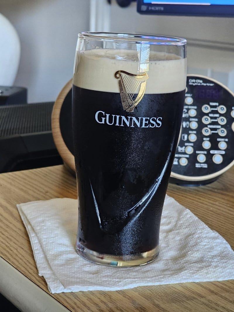 Guinness 20oz Beer Glasses Twin Pack | Certified Official Merchandise | Ideal gift for Beer Lovers customer photo 2
