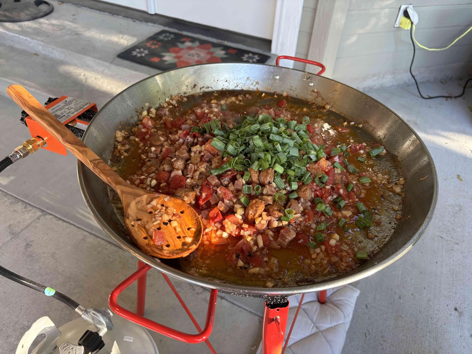 Garcima Tabarca Paella Pan Set with Burner, 20 Inch Carbon Steel Outdoor Pan and Reinforced Legs Imported from Spain (14 Servings) customer photo 1