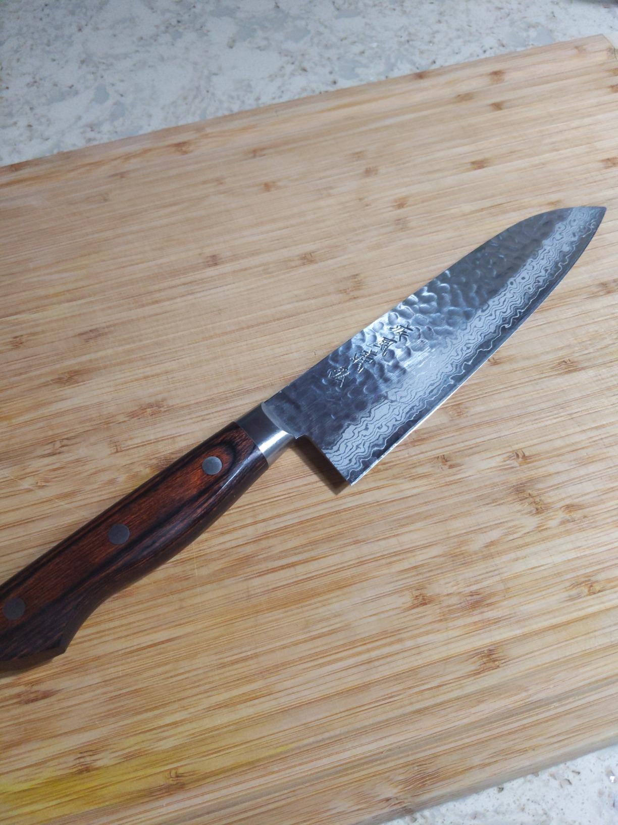 Yoshihiro VG10 16 Layer Hammered Damascus Stainless Steel Santoku Chefs Knife (7