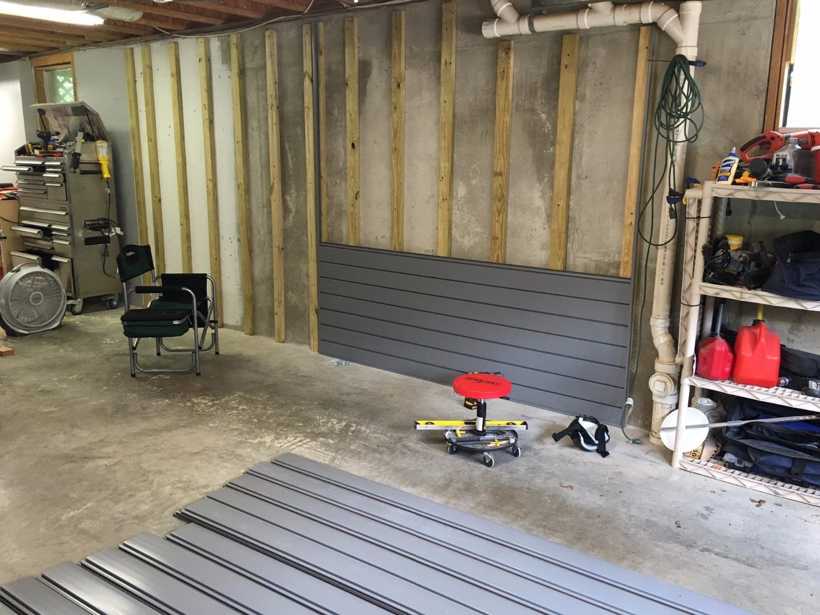 Proslat 88107 Heavy Duty PVC Slatwall Garage Organizer, 8-Feet by 4-Feet Section, 10 Panels, Light Grey customer photo 1