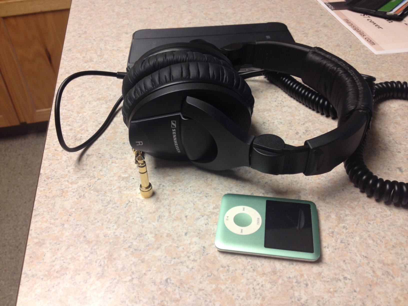 Sennheiser HD 280 Pro Headphone, Black customer photo 1