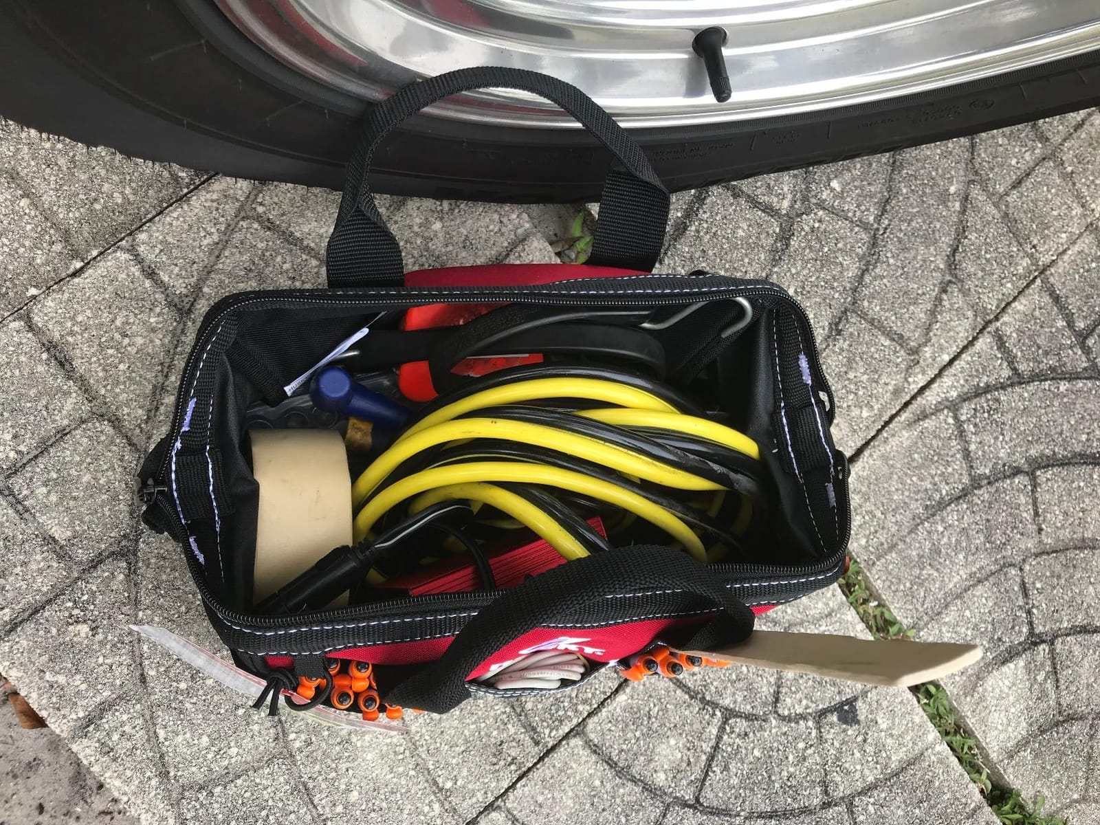 Husky 12 Inch Contractor's Multi-Purpose Water-Resistant Tool Bag customer photo 2