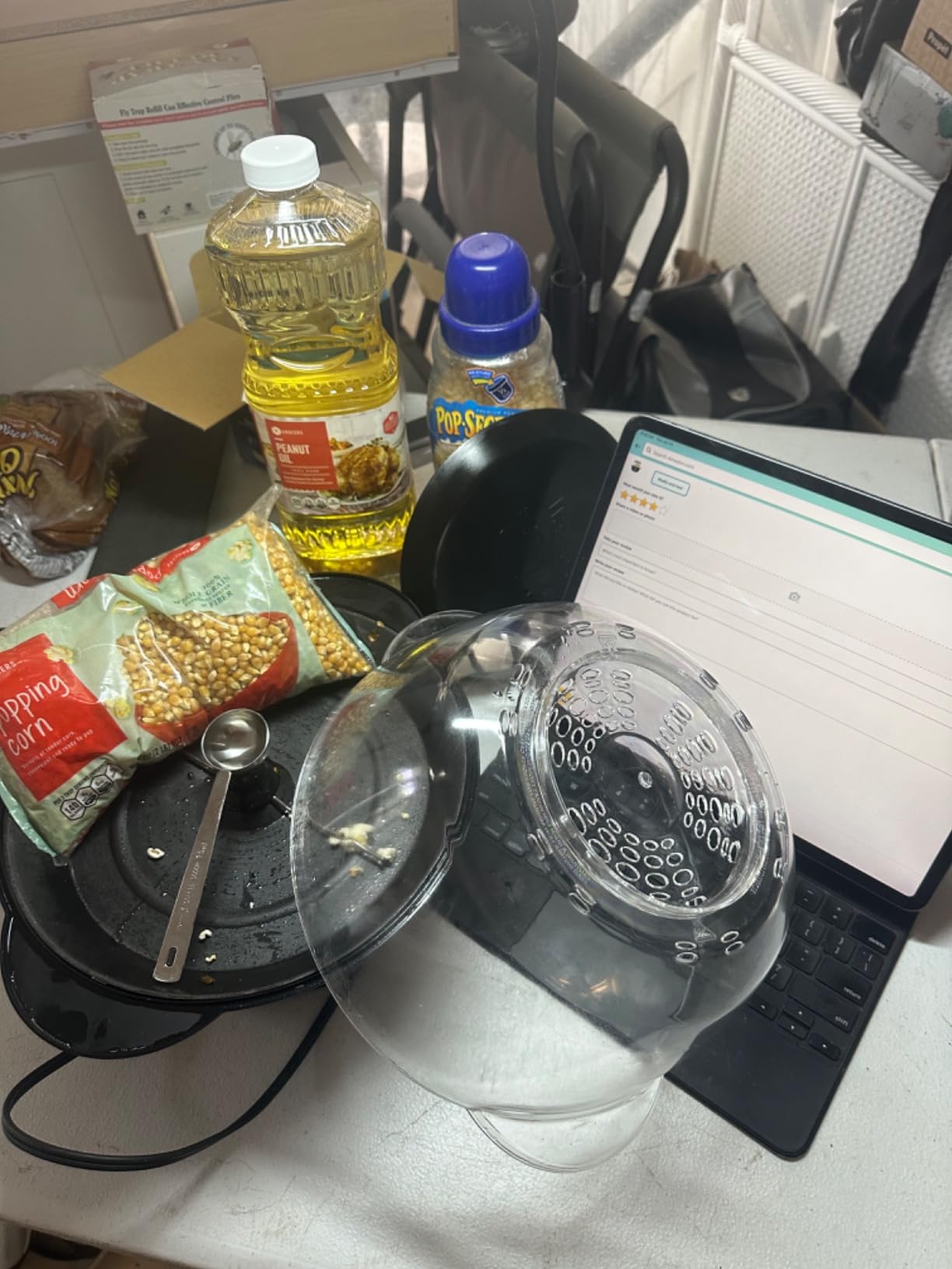 West Bend Stir Crazy Hot Oil Popcorn Popper, Popcorn Maker Machine with Large Serving Bowl Lid and Stirring Rod Perfect for Movie Night Snack Time or Parties, 6-Quart, Red customer photo 1