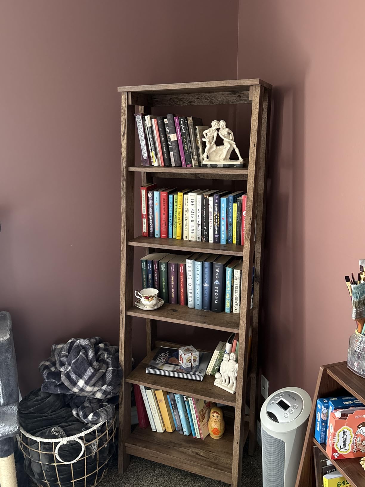 Sauder Ladder Bookshelf 5 Tier Trestle Ladder Shelf Wooden Bookcase, in Jamocha Wood customer photo 2