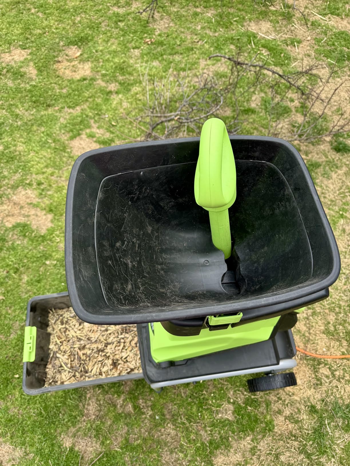 Earthwise GS70015 15-Amp Garden Corded Electric Chipper, Collection Bin customer photo 2