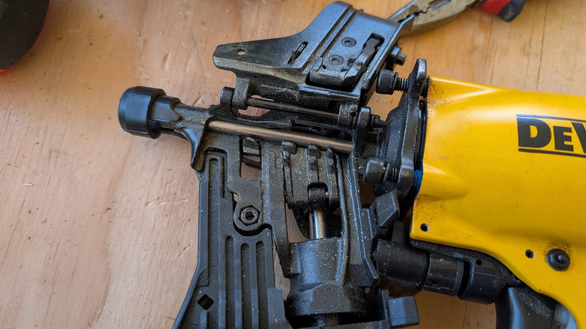 STANLEY BLACK & DECKER DW66C-1 Pneumatic Coil Siding Nailer customer photo 2