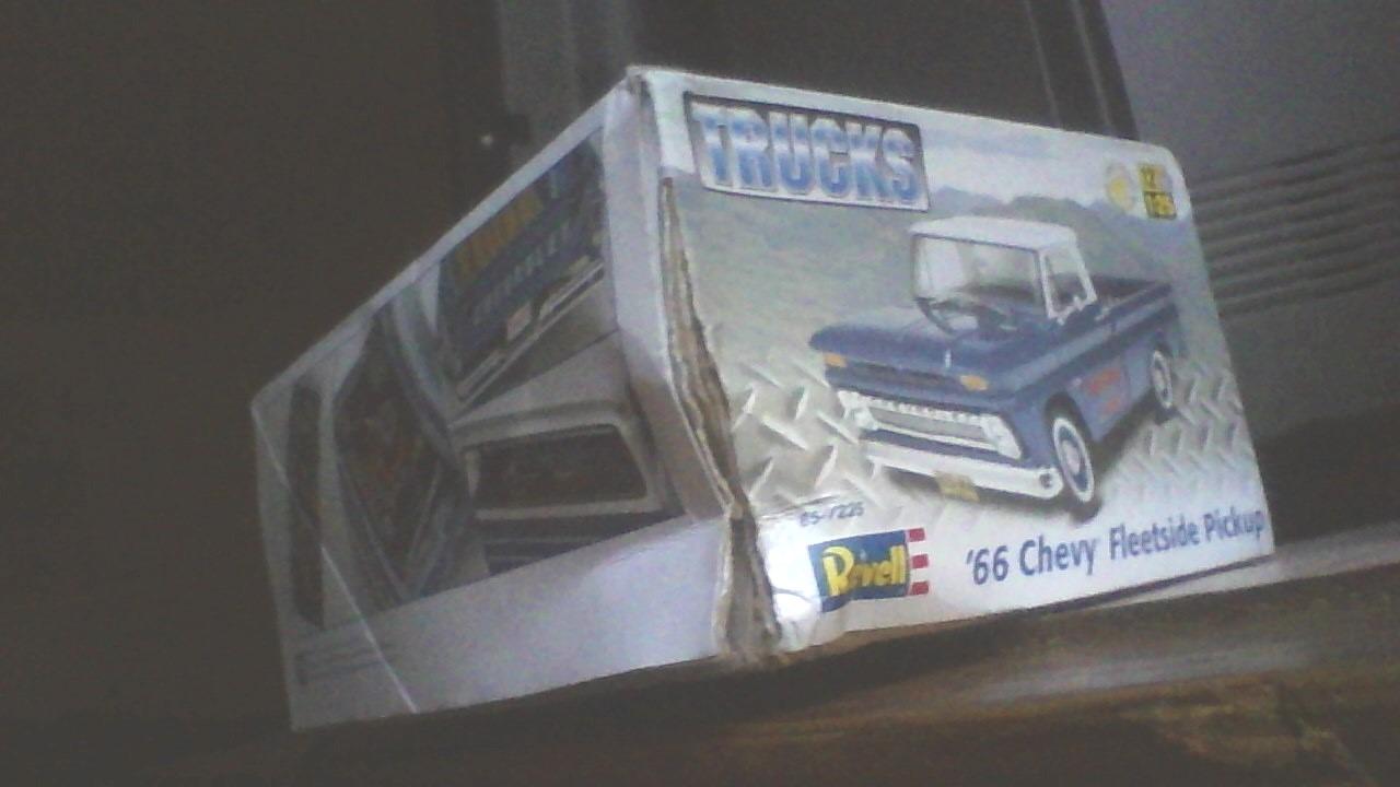 Revell '66 Chevy Fleetside Pickup Model Kit customer photo 2
